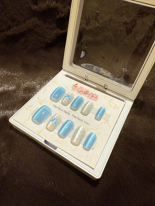 GN59 - Butterfly Bliss Dots Cateye (Light Blue)